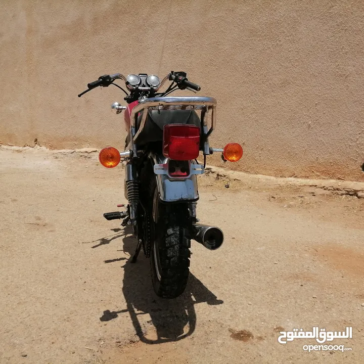 دراجه سزوكي جي ان 250cc الحجم الكبير