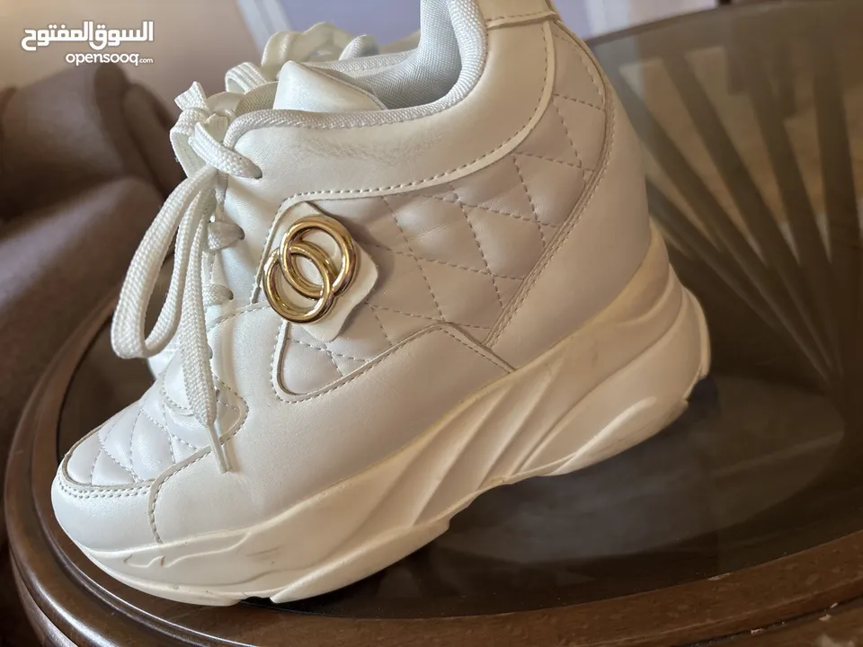 حذاء عرس للبيع ........................