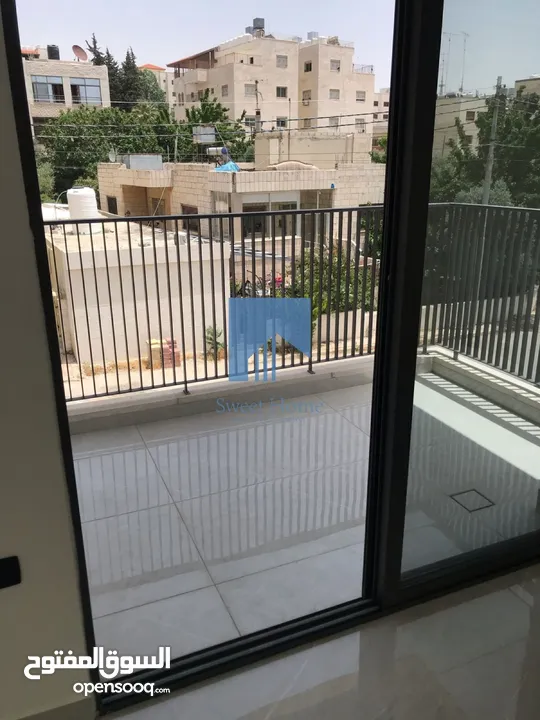 شقة فاخرة للبيع في الكرسي - خلف إدارة السير طابق اول 165م تشطيب سوبر ديلوكس لم تسكن