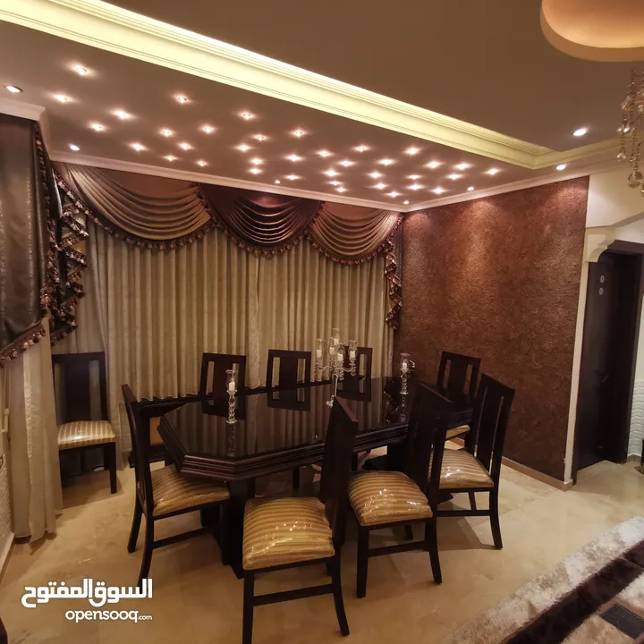 غرفه صفره مع مغاسل ودلسوار مستعمل بحاله الجديد