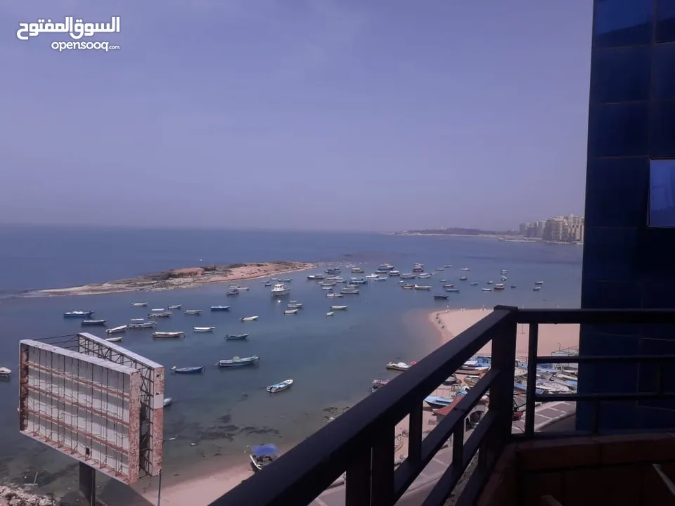 ميامي من المالك ع البحر مباشره فيو اسطوري للبحر مطبخ كامل وسط جميع الخدمات والمطاعم و خالد بن الوليد