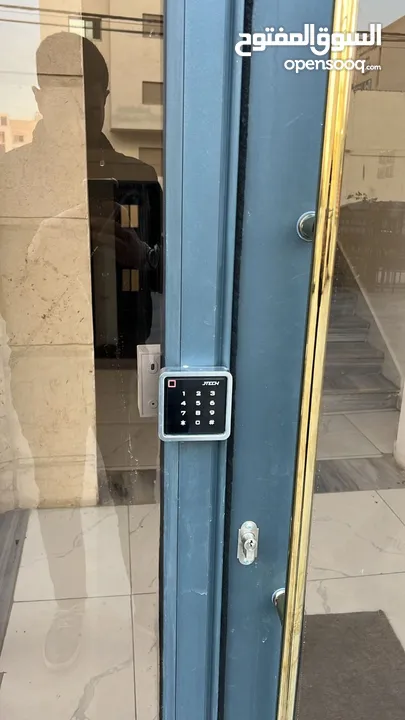 شقة استثمارية جديدة بسعر مغري جدا اربد