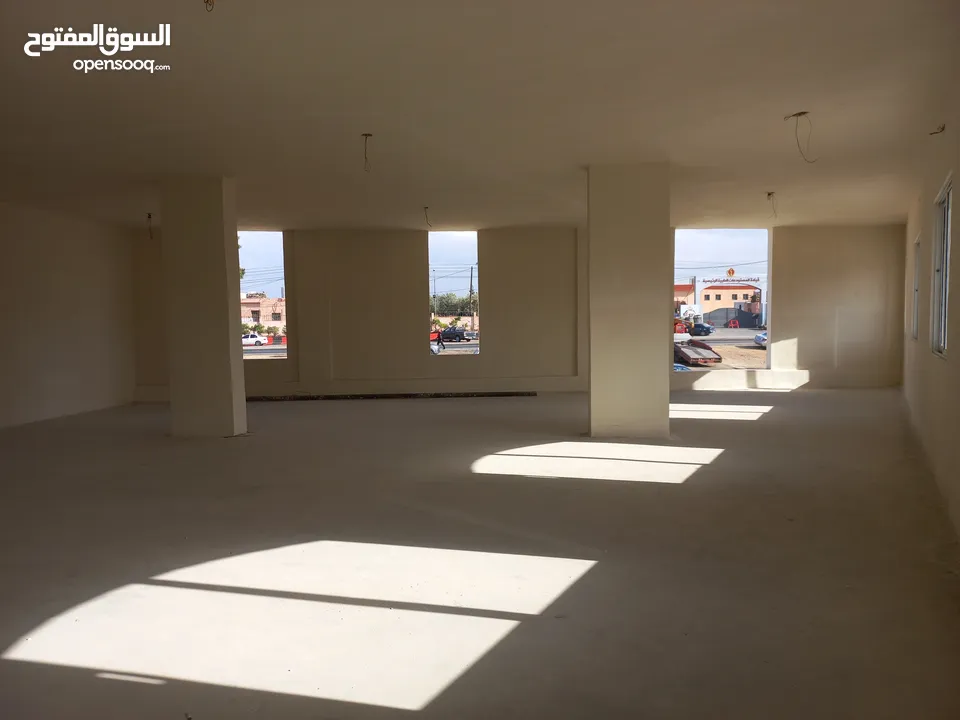 مجمع تجاري لتأجير محلات ومخازن بمساحة 50-250 م2، عدنان مسامح