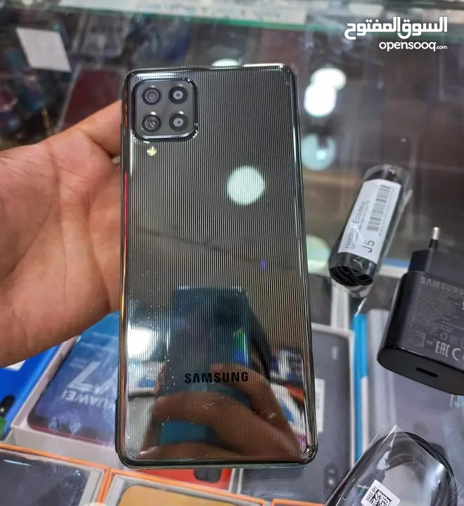 اخو الجديد Samsung M62 بدون كرتونة هدية كفر ولزقة وشاحن الاصلي متوفر خدمة التوصيل