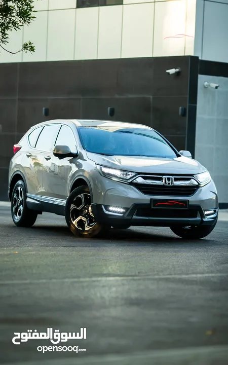 HONDA CR-V GRAND TOURING  Excellent Condition 2018 Beige