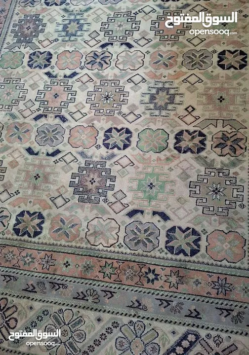 كنب عدد 2  و سجادة عدد 2