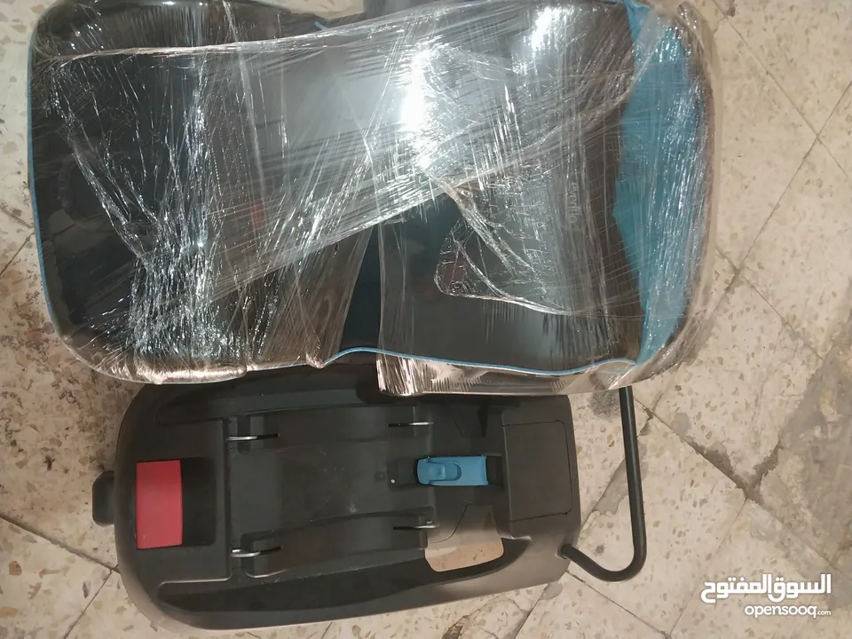عرباية اطفال مع كوت ماركة even flo بحالة ممتازة للبيع