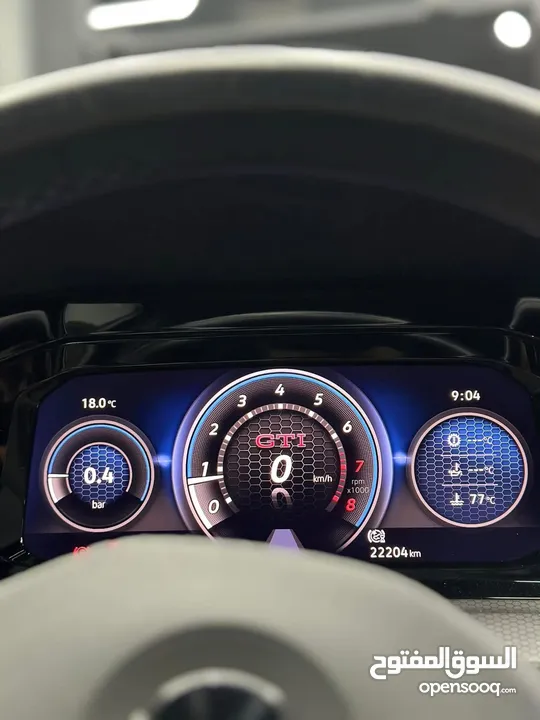 GTI mk8 عداد 30 ألف . اضافات نادرة . بحال الوكالة