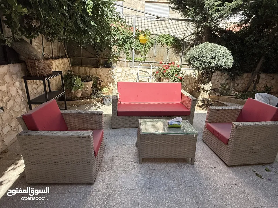 طقم رتان لون بيج و احمر