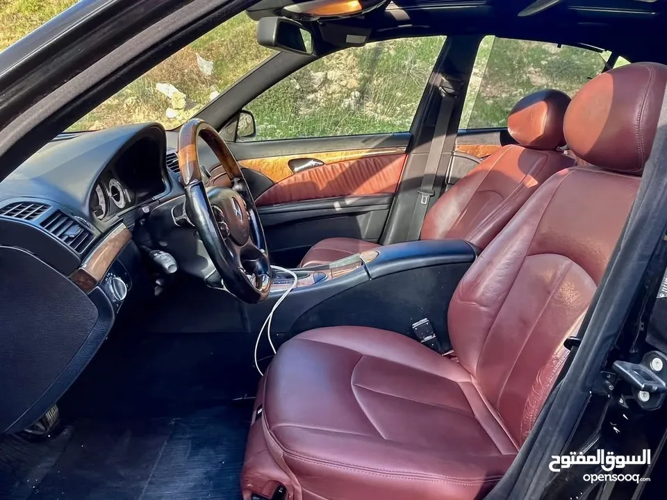 MERCEDES BENZ E200