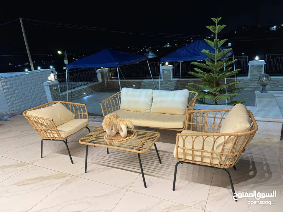 قعدة خارجية كراسي + طاولة+ الفرشات   التوصيل للداخل