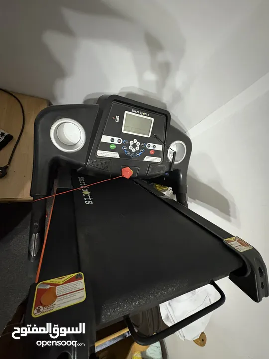 جهاز ركض نوع Smart Sports بحالة ممتازة
