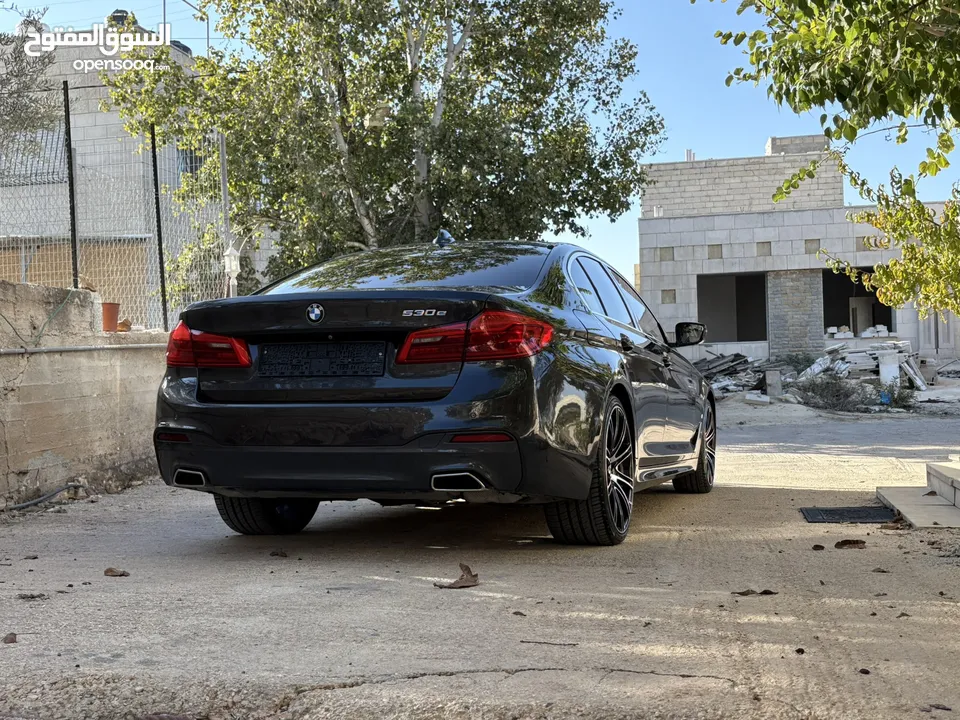 BMW 530e  E drive  Individual