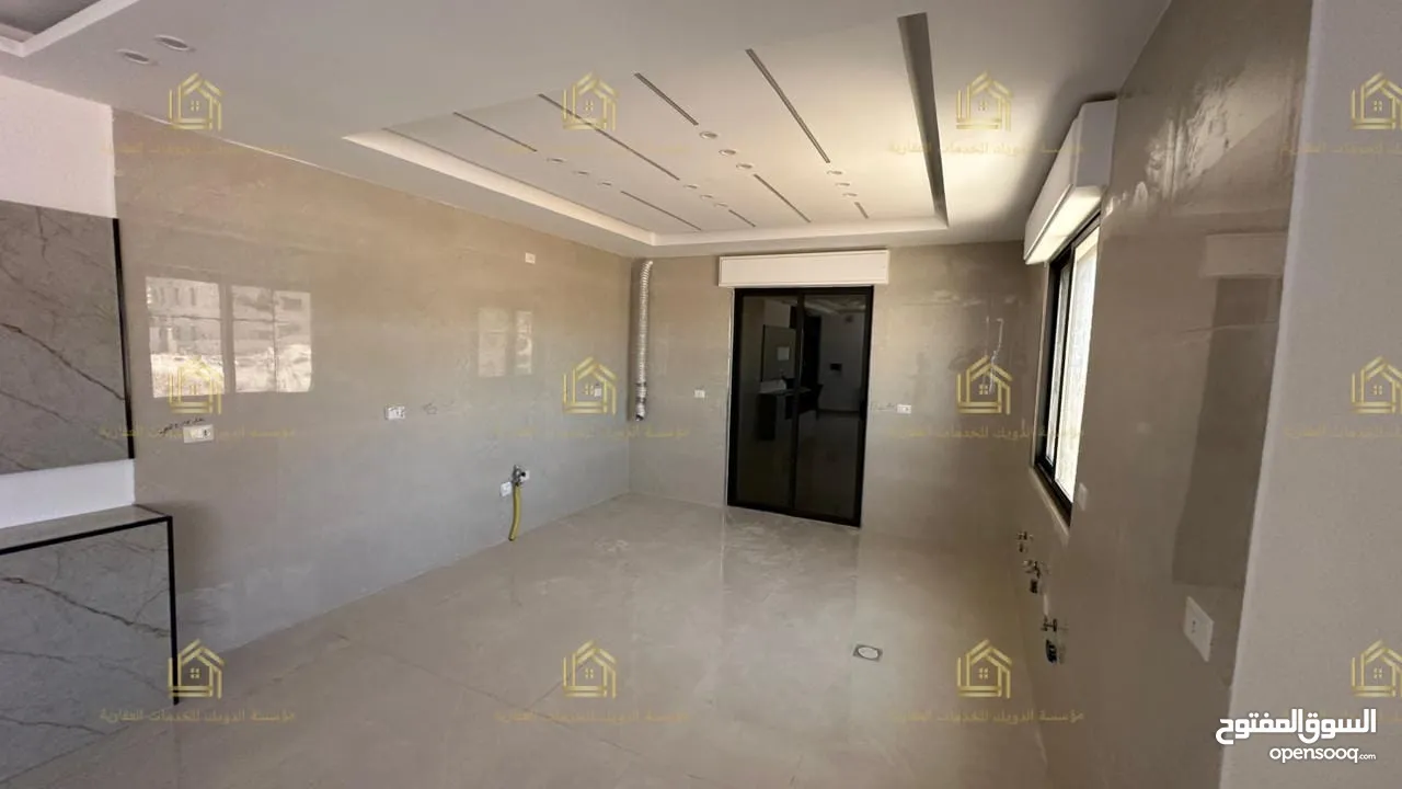 شقة فاخرة - لم تسكن - طريق المطار - 4نوم 2ماستر - 230م - قرب الخدمات العامة
