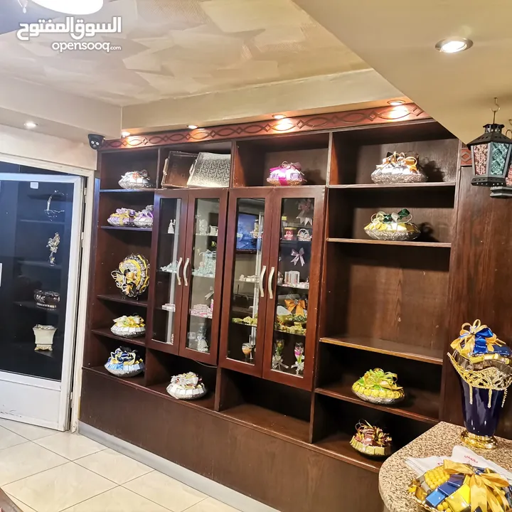 محمص بمنطقة الجاردنز يعمل بشكل جيد للبيع المستعجل، وبجانب سوبر ماركت و دراي كلين