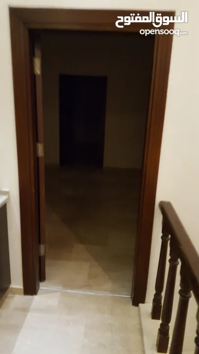 شقه مع روف مميزه للبيع