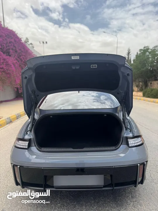 هونداي ايونيك 6 اسمنتي2023 بحاله الوكاله جمرك جديد