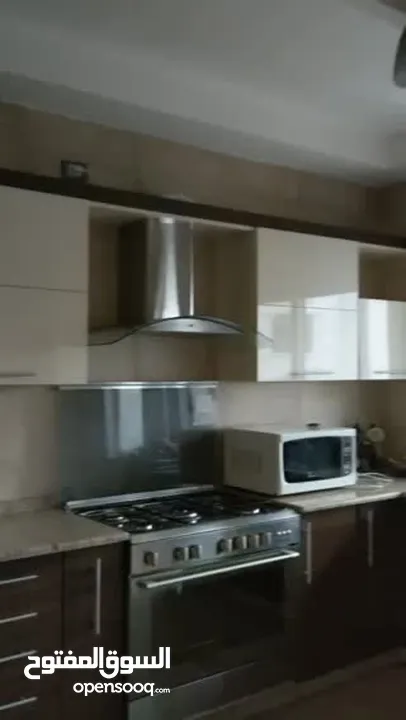 شقة مفروشة للبيع في ضاحية النخيل. رجم عميش.. عمر البناء 6 سنوات..سالم حبش للإسكان.
