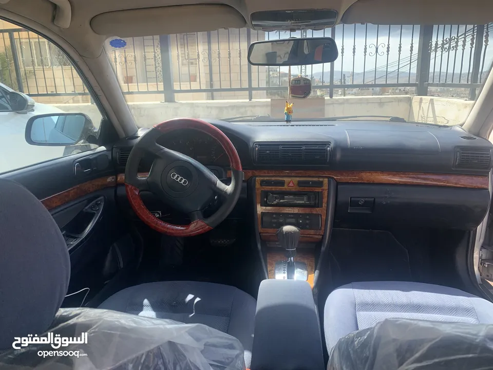 اودي A4 2001