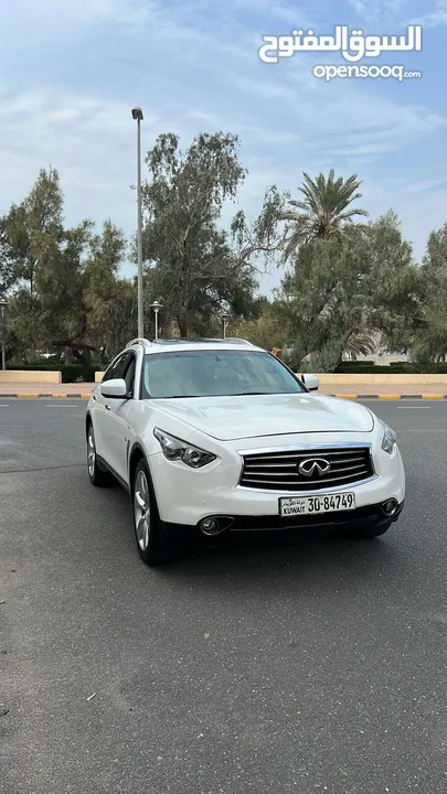 للبيع جيب انفنتي QX70S موديل 2014