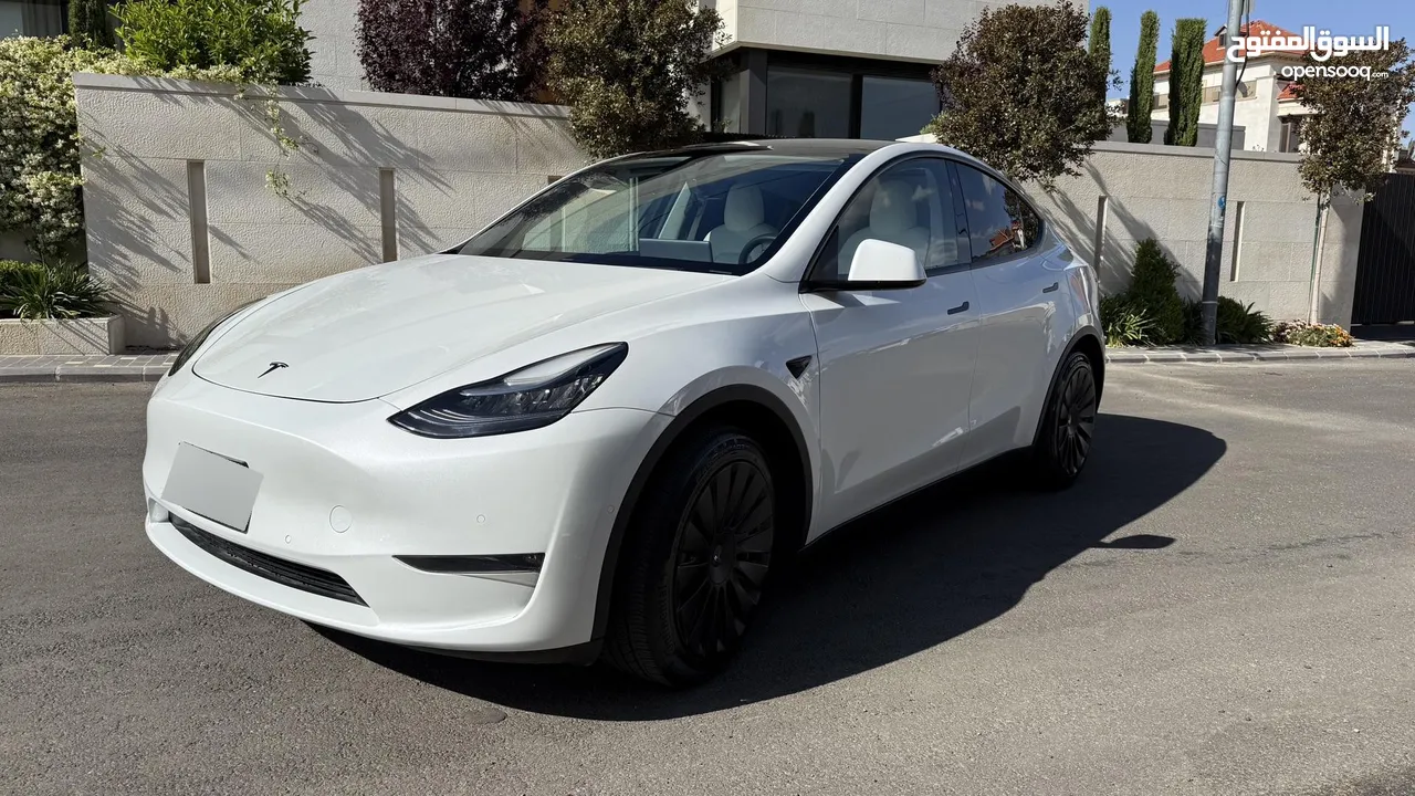 Tesla model Y dual motor