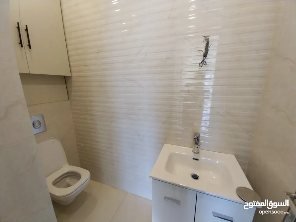شقة غير مفروشة للإيجار ( Property 38688 )-175034701