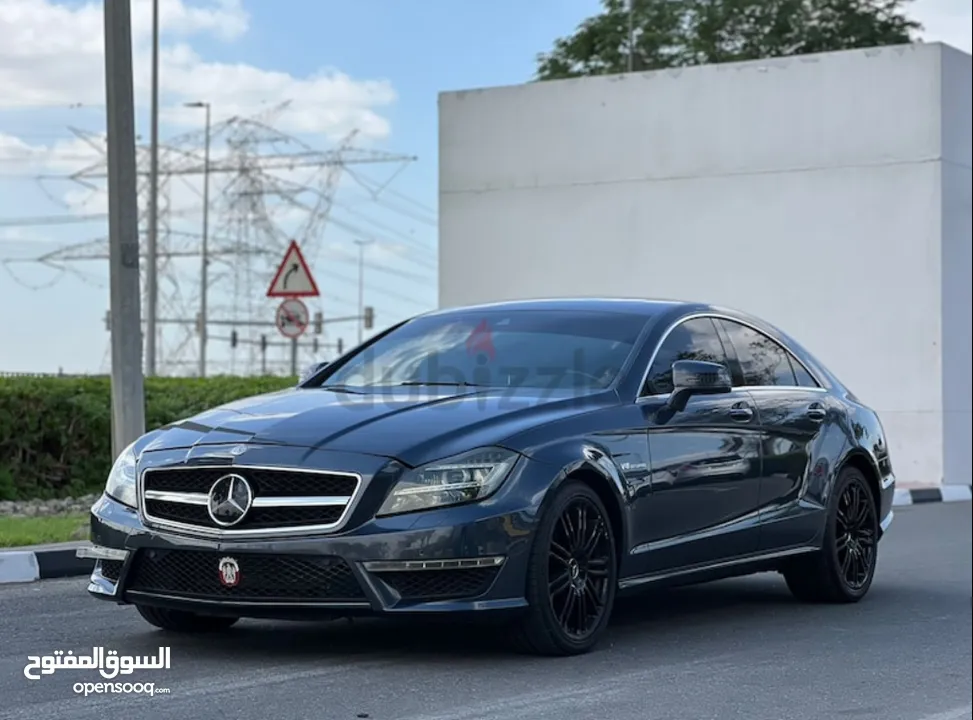 مرسيدس بنز cls63 2014 وارد كندا بدون حوادث ماشي 220 الف صبغ وكالة