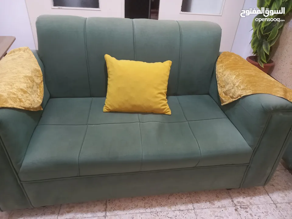 طقم كنب كورنر بحالة جيدة للبيع
