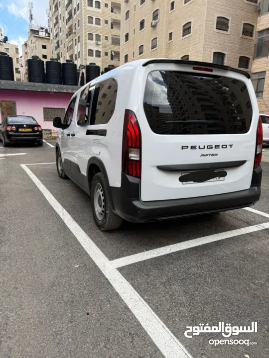 بيجو رافتر 2024