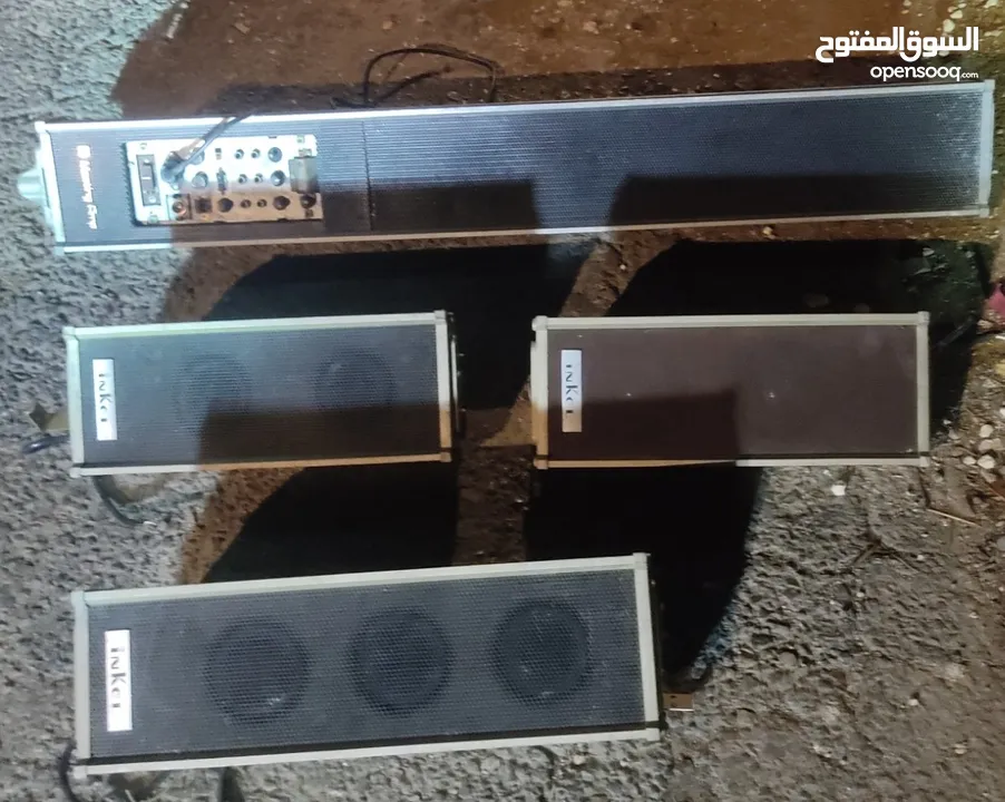 جهاز امبلفير ياباني بداخله سماعاته الداخلية الخاصة و 4 مداخل صوت بالاضافة الى 3 سماعات خارجية
