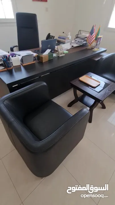 أثاث مكتبي راقي وفخم ذو جودة عالية وبأرخص سعر High-quality, luxurious office furniture at the best p