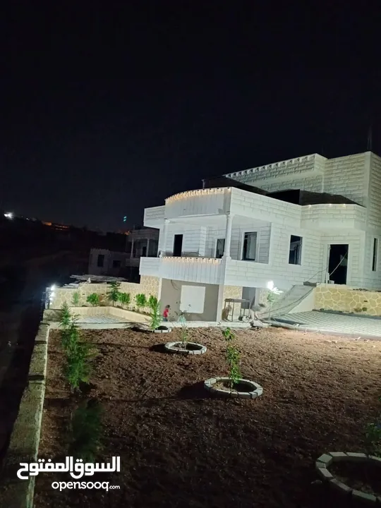 بيت مستقل مع ارض للبيع في بيت لحم
