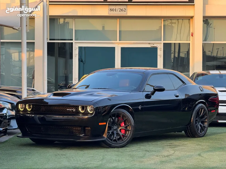 DODGE CHALLENGER HELLCAT SRT GCC 2015 ( 717HP) Full service history  Full option