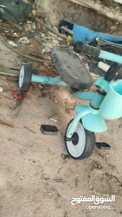 بسكليت اطفال مستعمل بحاجه لتثبيت المقعد