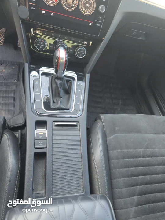 باسات R-Line 2019 للبيع بسعر حرق