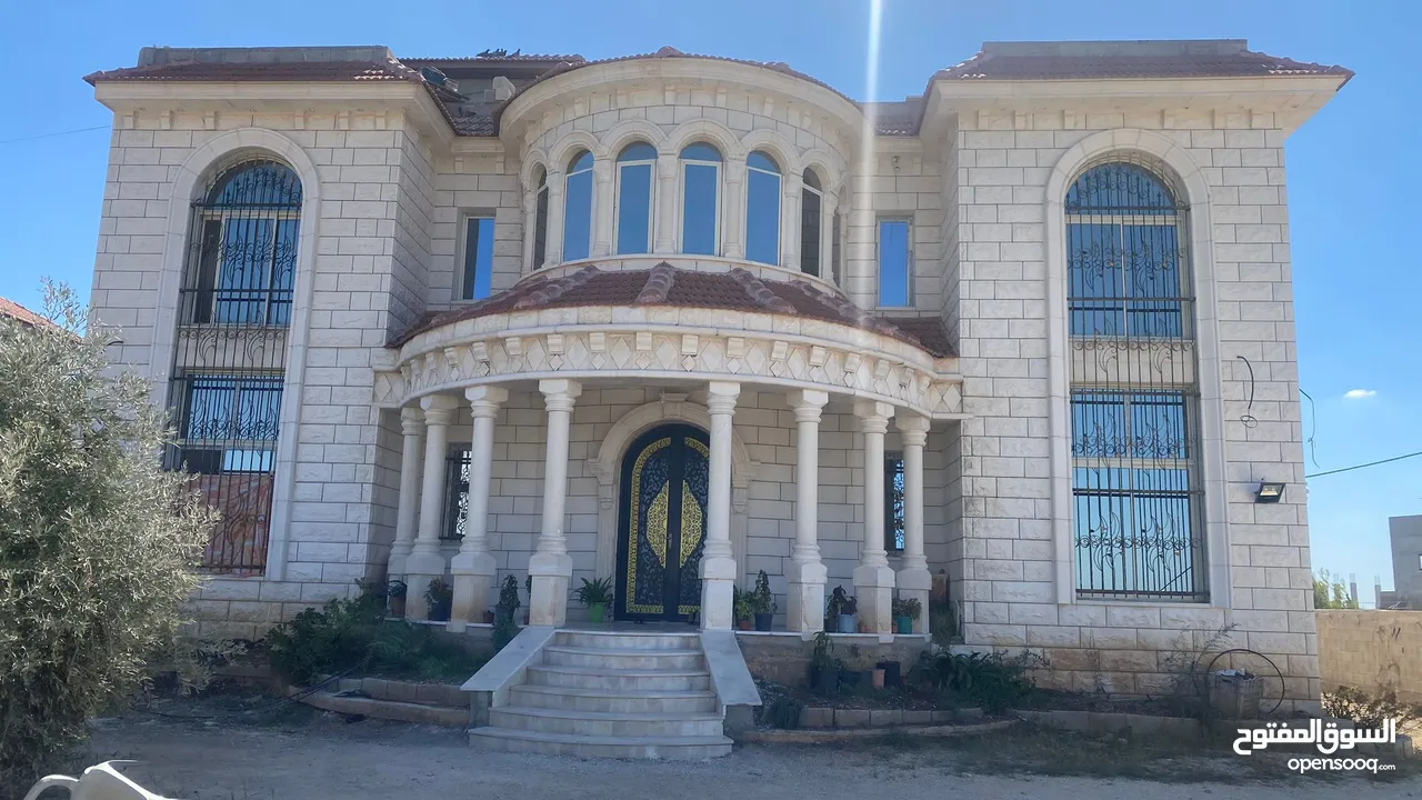 اعلان بيع ارض وڤيلا