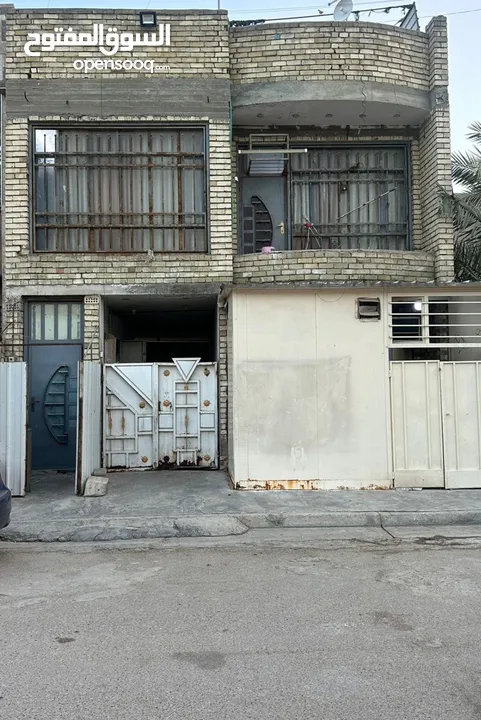 ثلاث بيوت للبيع في شارع فلسطين