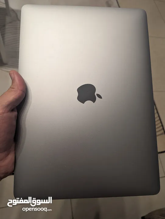 MacBook pro 2017 core i5 13inch
