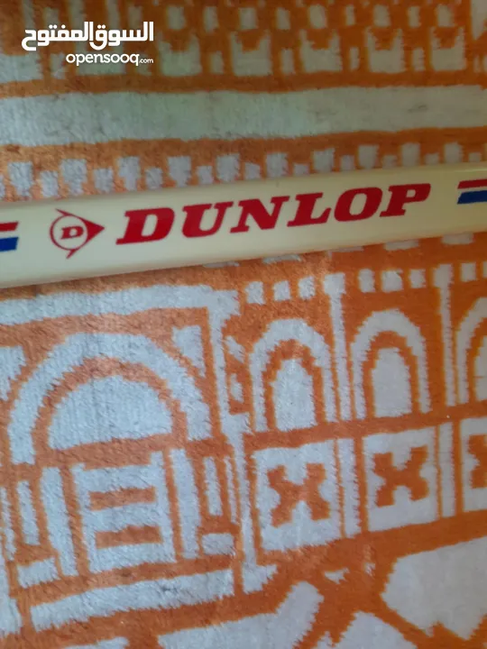 2مضارب تنس من نوع DUNLOP  مع 2 ريشة