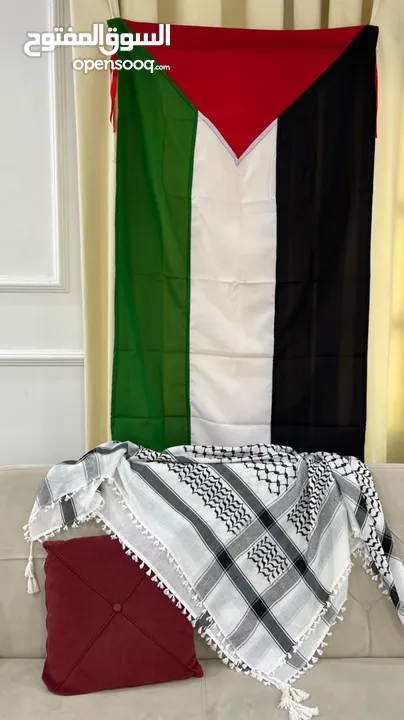 الرجل الأخضر  الكوفيه الفلسطينه  علم عمان وفلسطين