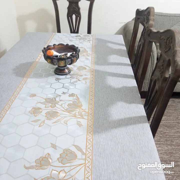 طاولة سفرة مستعملة