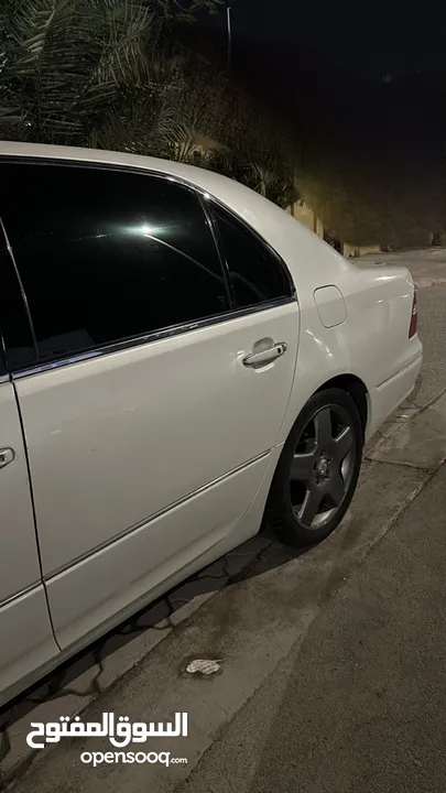 لكزس نظيفه موديل 2005 LEXUS LS-430