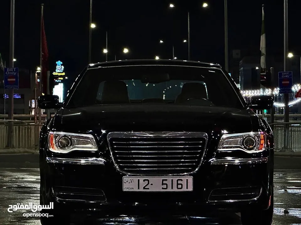 كرايسلر c300 وارد الوكاله موديل 2012 ممشى قليل صيانه الشركه للبيع.