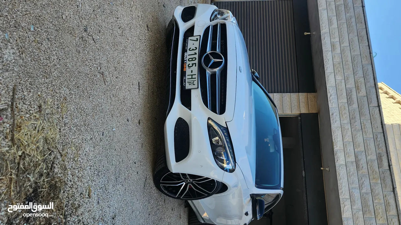 MERCEDEC BENZ C200 YEAR 2017 سيارة مميزة جدا جدا 6 انظمة قيادة السعر على الكاش فقط والسعر نهائي ..