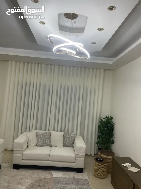 تفصيل وتركيب ستائر لنن تركية بموديلات جديدة  وجميع انواع الستائر (زيبرا رول عامودي و معدنية)