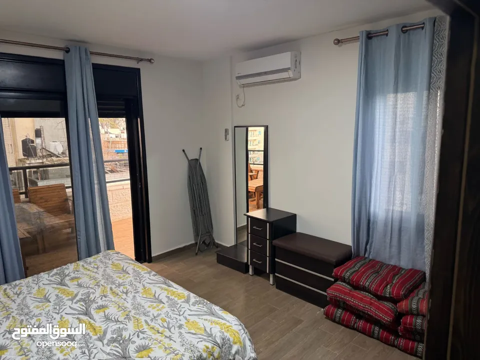 لستوديو بحالة جيده عفش جديد مع المالك مباشر ة