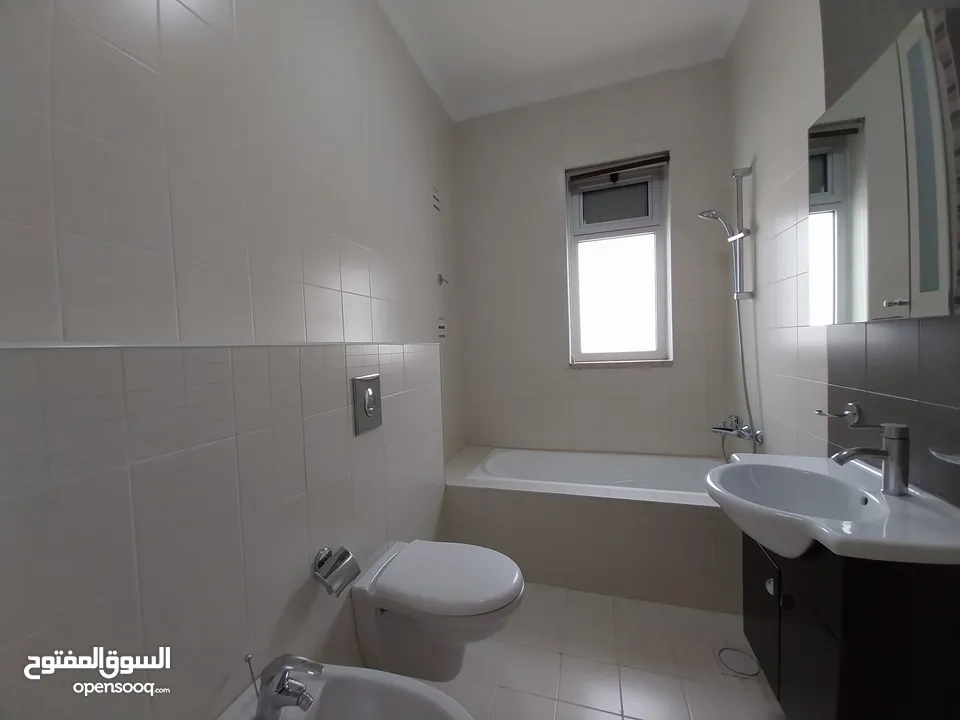 شقة للايجار في الدوار الرابع  ( Property 35748 ) سنوي فقط