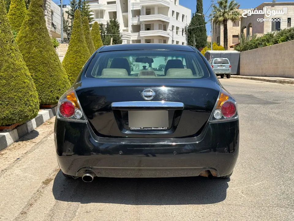 نيسان التيما بحالة ممتازة جدا بنزين