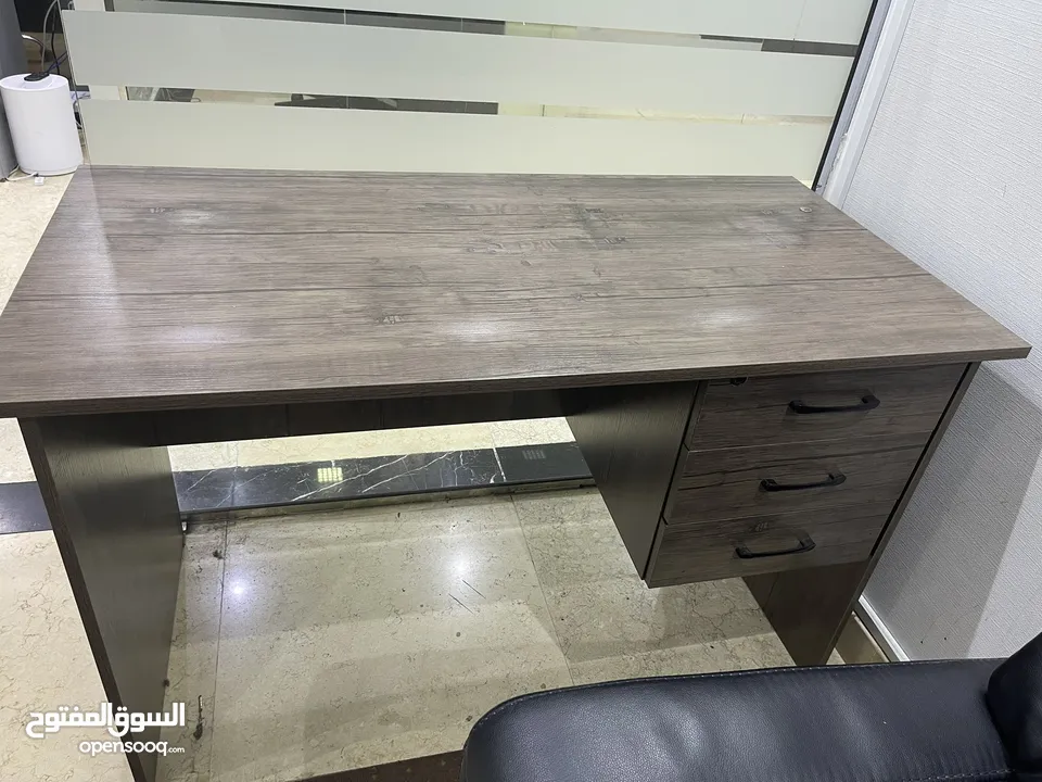 مكتب للبيع بسرعه و يوجد مثله 4 بجب التواصل بسرعه