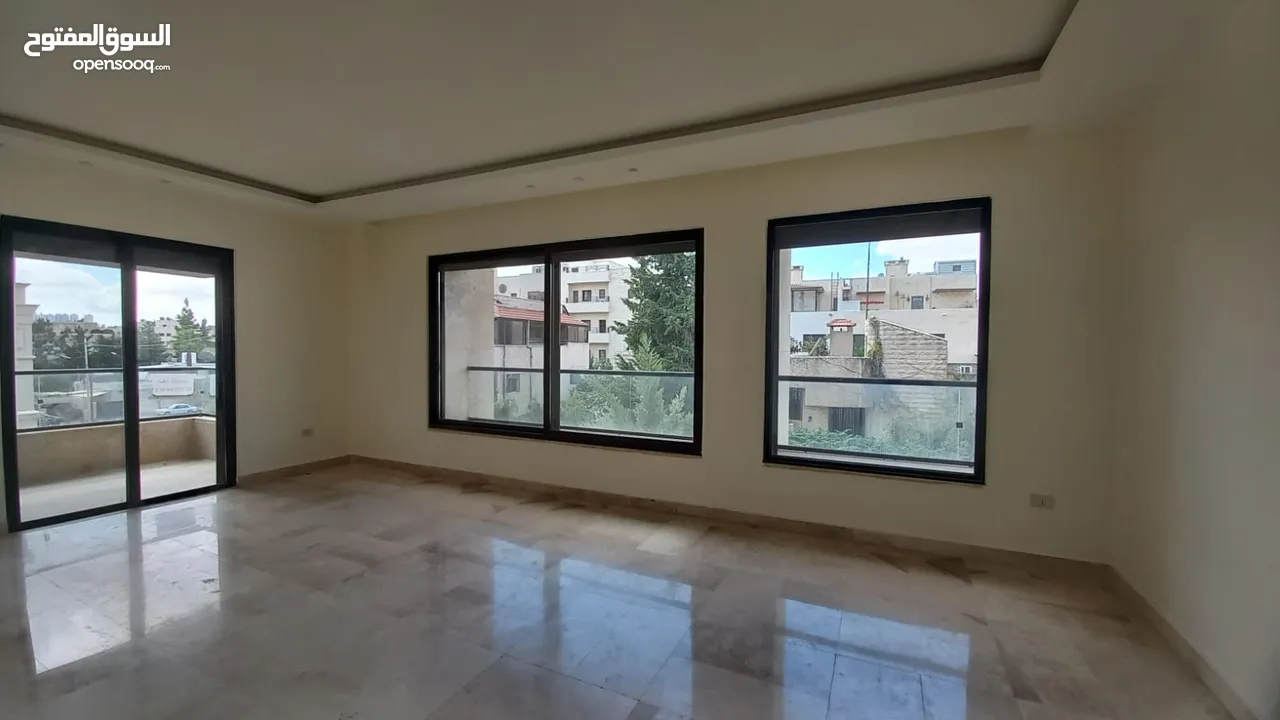 شقة شبه مفروشة للايجار في عبدون  ( Property 38830 ) سنوي فقط